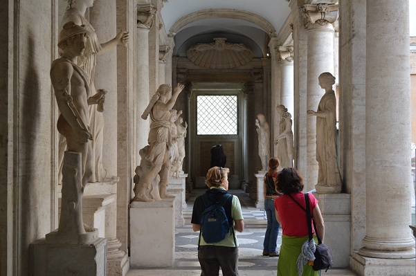 Palazzo-Nuovo-Hall-Capitoline-Museum