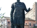 Gaius-Julius-Caesar-Statue